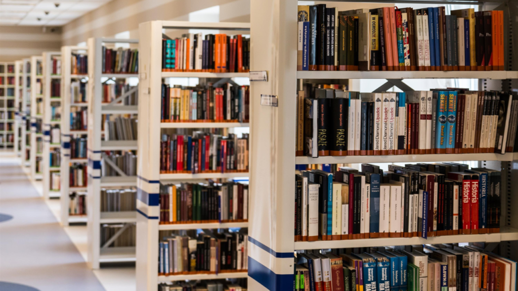 Maximising Accessibility of Library Materials with Outdoor Library Lockers
