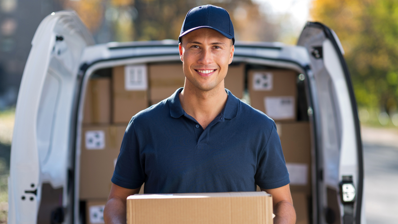 Smart storage lockers for last-mile logistics